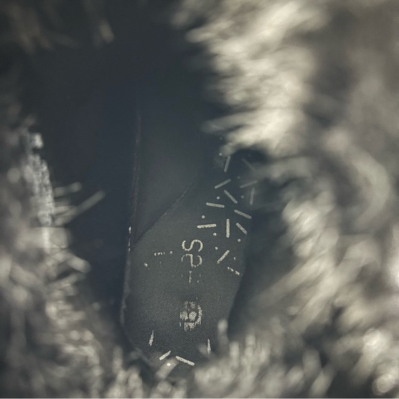 Bzees Ooolala! Faux Fur Boots Women's Size 9M Black Pull On Fabric Upper Comfort - Picture 8 of 13